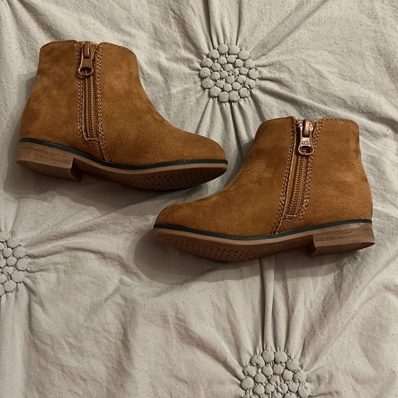 Cat and Jack boots - Picture 3 of 3